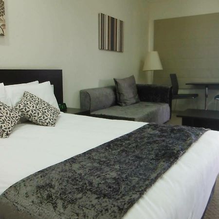 Injune Motor Inn Ngoại thất bức ảnh