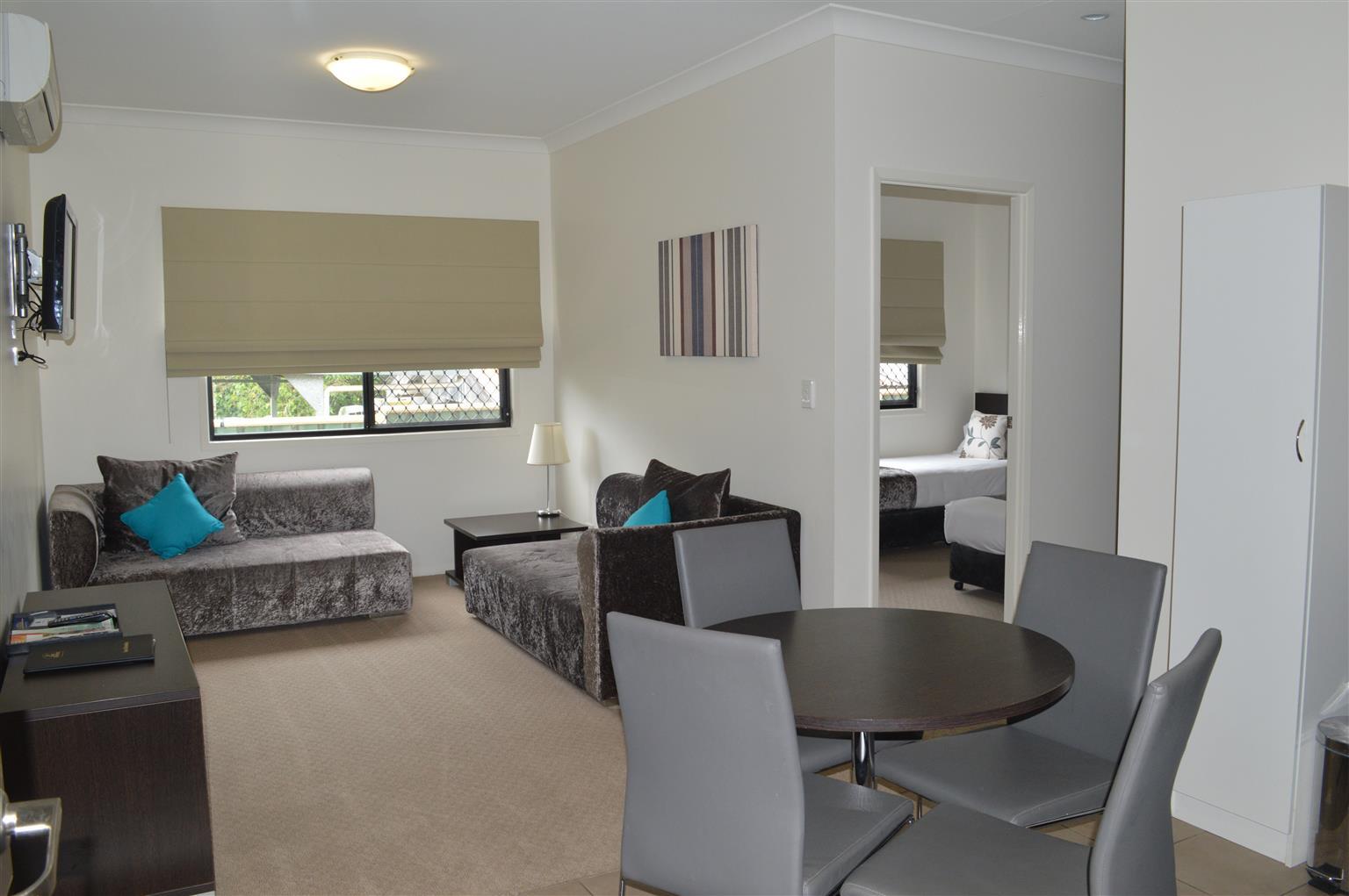 Injune Motor Inn Ngoại thất bức ảnh